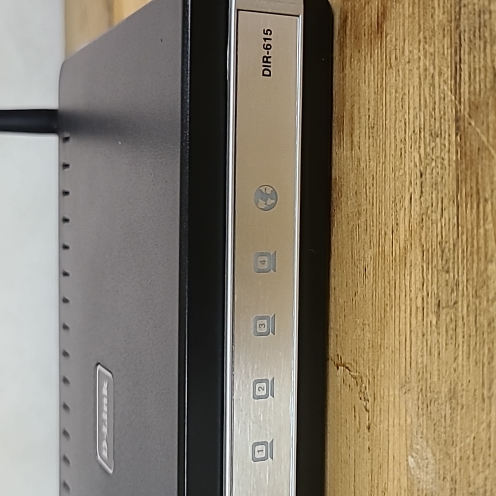 D-Link Router Model DIR-615 - Picture 5 of 8